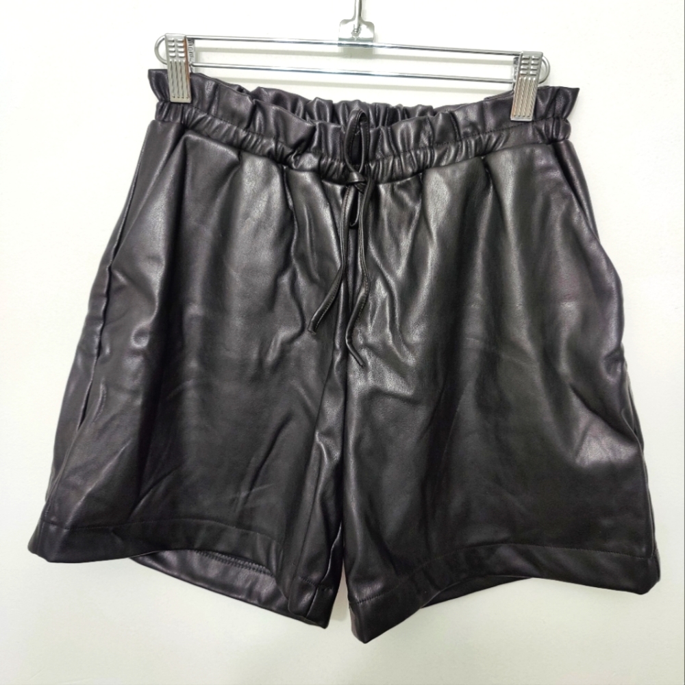 Bebe plus leather feel and look shorts black size M